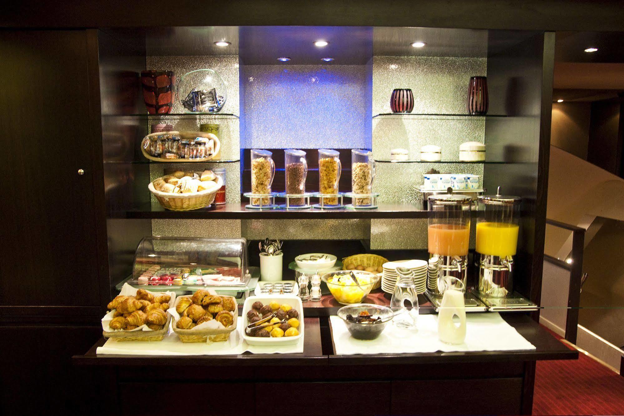 Hotel Casimir Париж Ресторан фото
